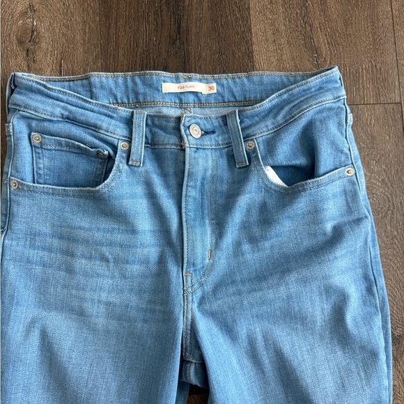 Women's 726 Flare Levi Jeans - Picture 3 of 9